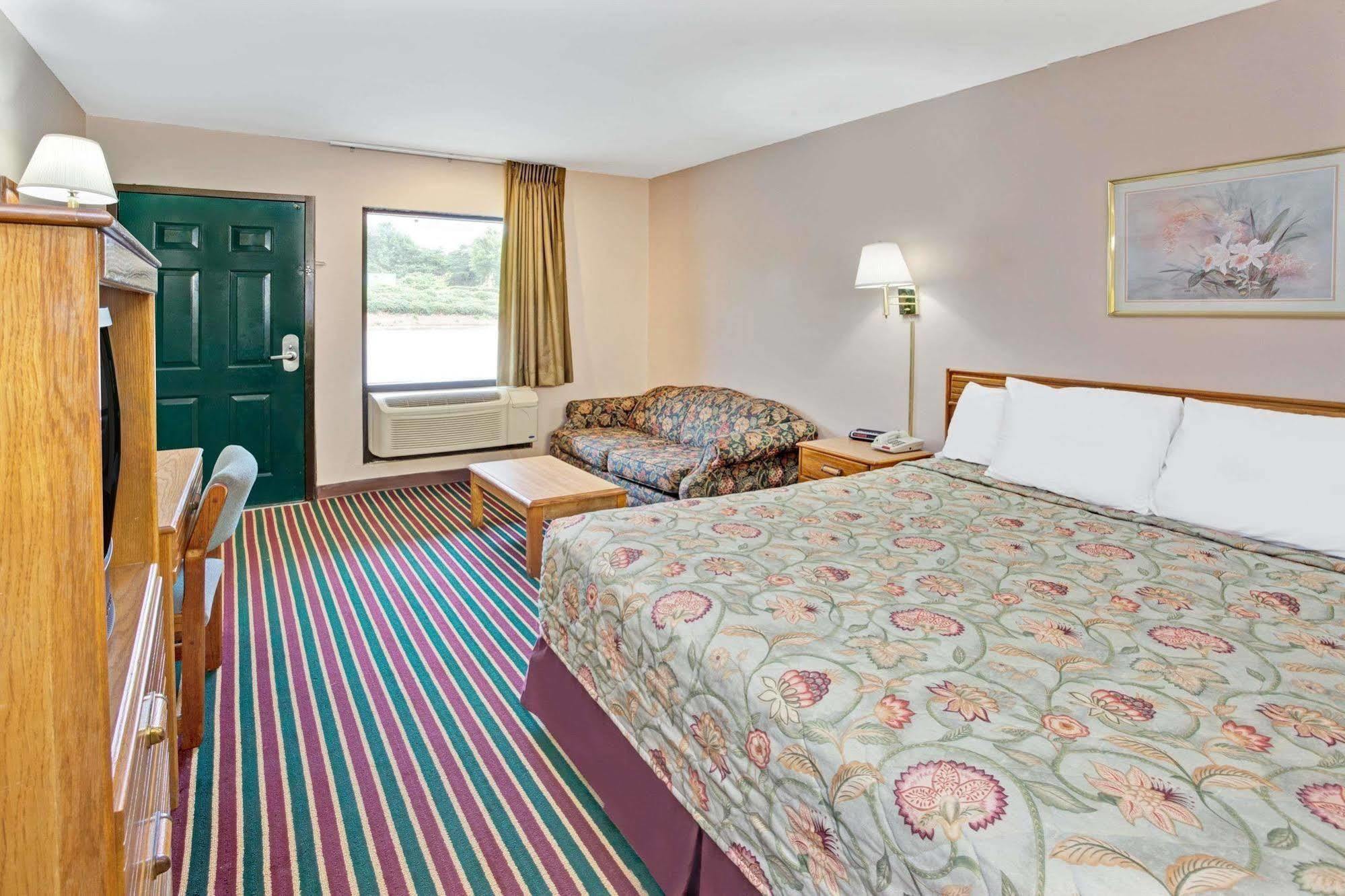 Hotel Super 8 By Wyndham Marietta/West/Atl Area Extérieur photo